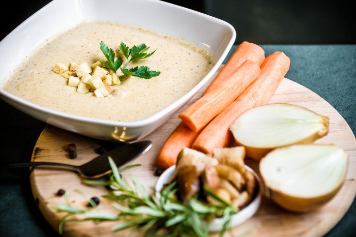 Как приготовить крем-суп из белых грибов?