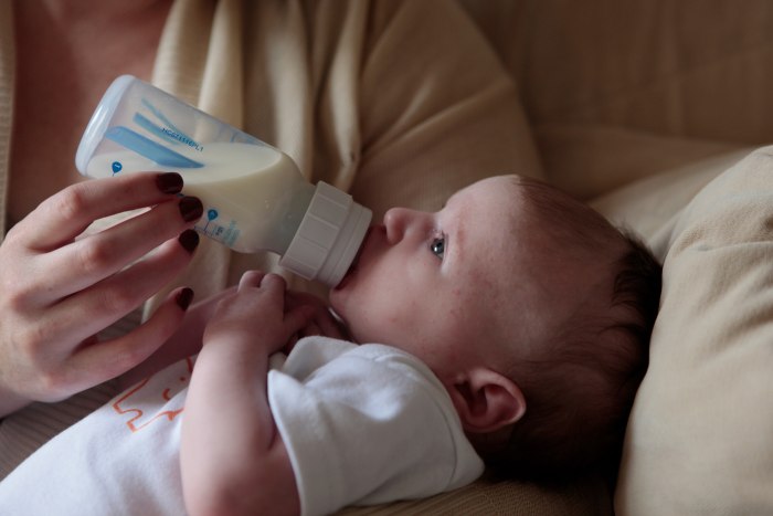 Молокоотсос: налаживаем грудное вскармливание