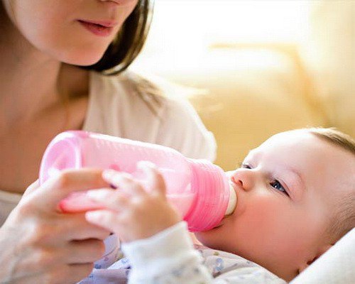 Адаптированные молочные смеси: искусственное питание детей первого года жизни