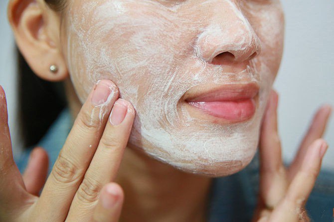 Как сделать ваше лицо идеально чистым с помощью скраба?