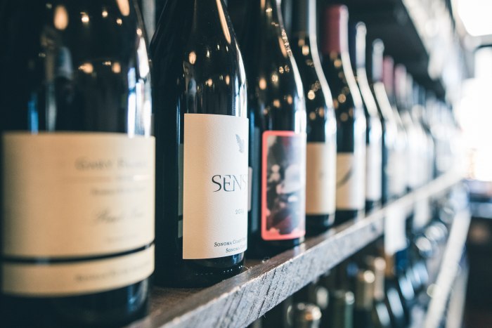Какое выбрать хорошее сухое красное или белое вино?
