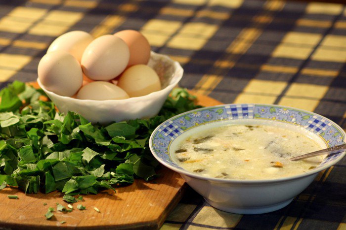 Суп из щавеля и яйца в мультиварке