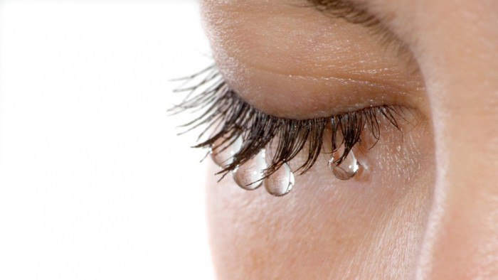 Как сдержать слезы? Советы психологов