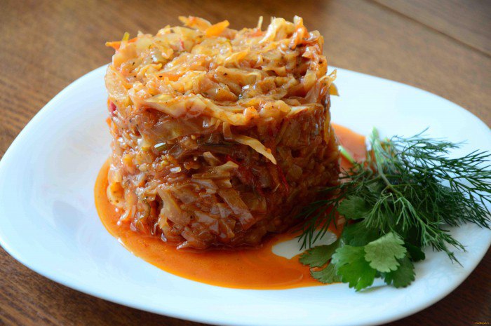 Полезные блюда из простых продуктов: капуста тушеная с рисом – вкусно и полезно!