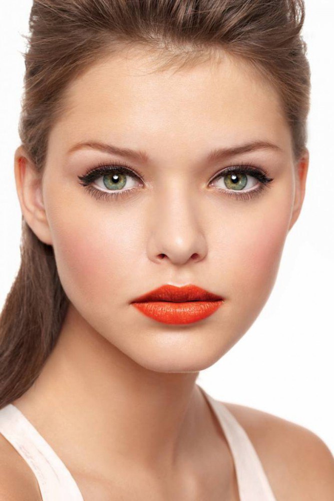 Коралловая помада: как сделать идеальный макияж