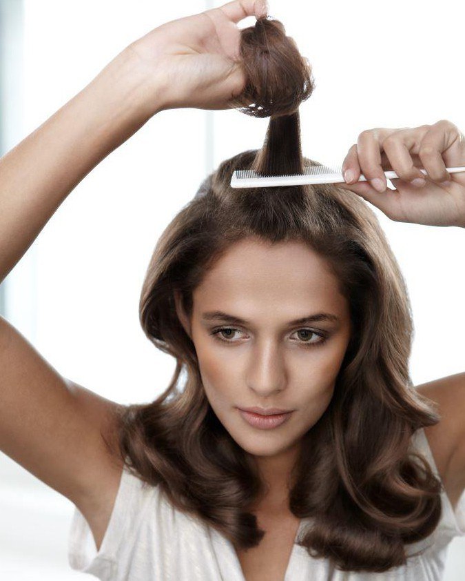 Как накрутить волосы без бигуди и плойки: самые простые и доступные способы