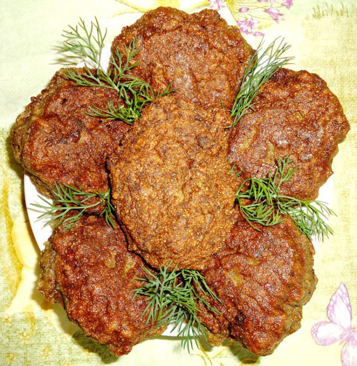 Рецепт приготовления печеночных котлет из свиной печени с манкой