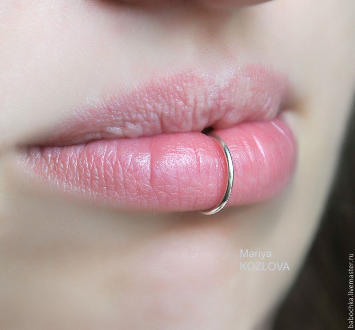 Пирсинг губы – безобидное украшение или процедура, имеющая неприятные последствия?