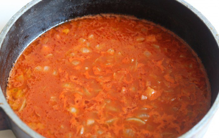 Базовый рецепт подливы с томатной пастой без муки