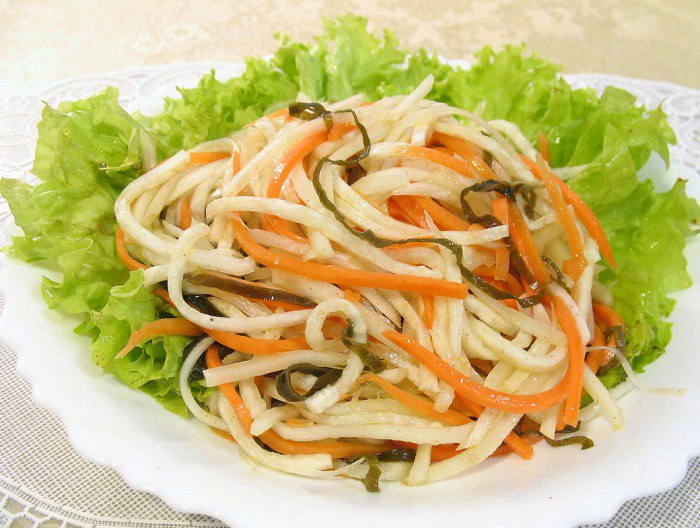 Рецепт салата из топинамбура и листьев салата