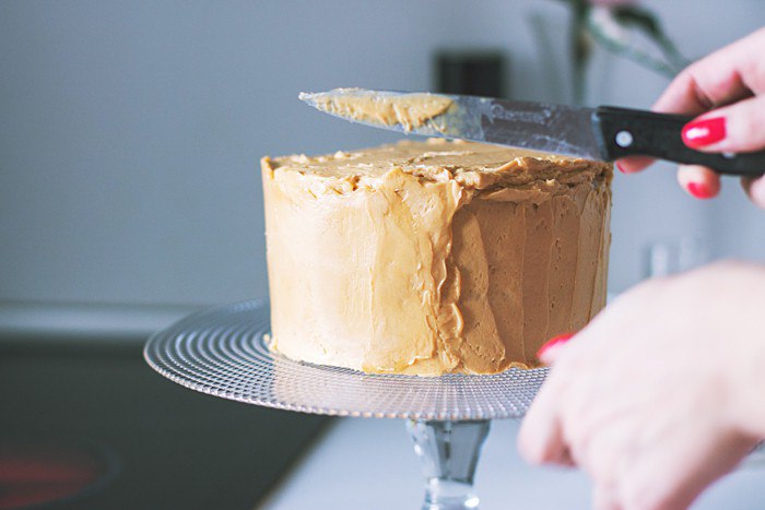 Рецепт торта со сгущенкой из готовых бисквитных коржей