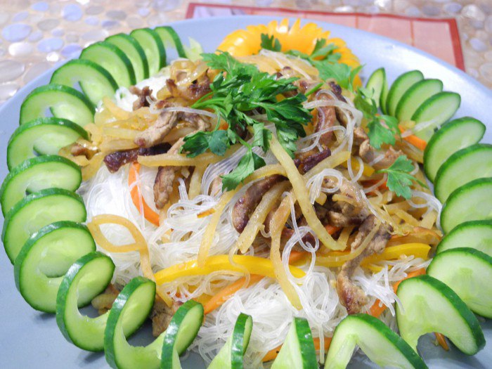 Как приготовить харбинский салат, приготовленный по-китайски?