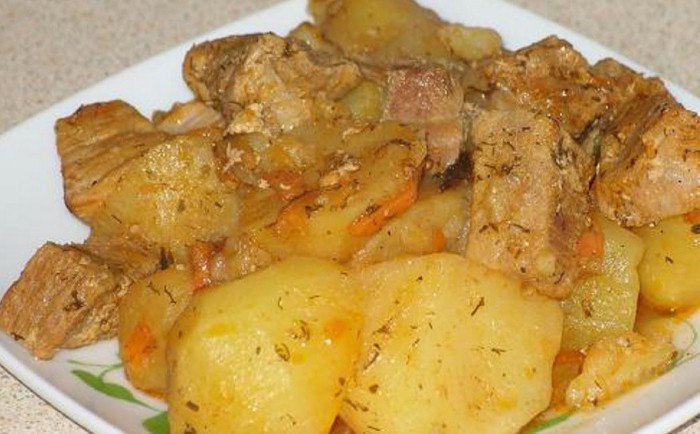Рецепт курицы, тушеной в сметане с картошкой