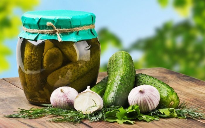 Соленые огурцы на зиму – готовьте традиционным и холодным способом!
