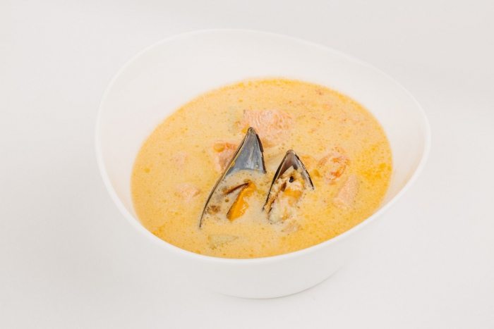 Норвежский суп с лососем и сливками в мультиварке