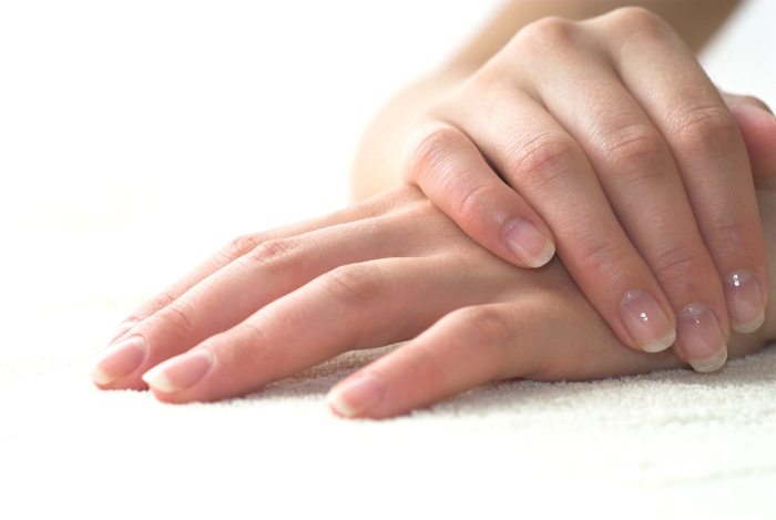 Лечение шелушения и покраснения кожи между пальцами рук