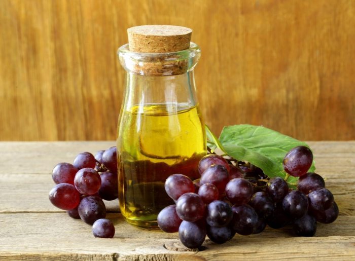 Кладезь витаминов для кожи лица – масло виноградной косточки