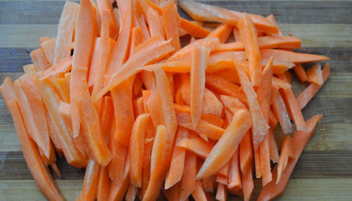 Какой способ нарезки моркови подойдет для холодца?